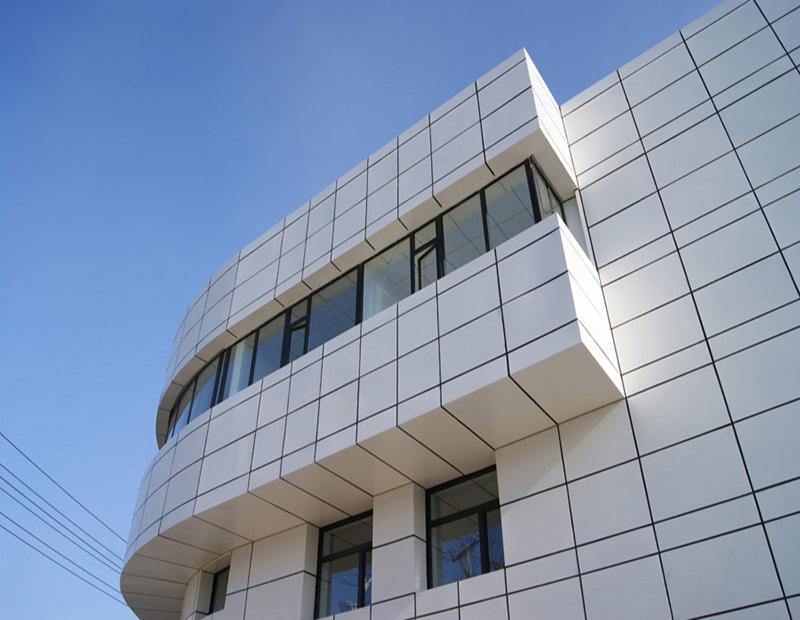 不易沾污，便于清潔保養